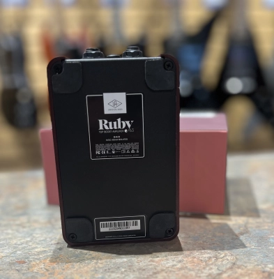 Universal Audio - UAFX Ruby '63 Top Boost Amplifier Pedal 2